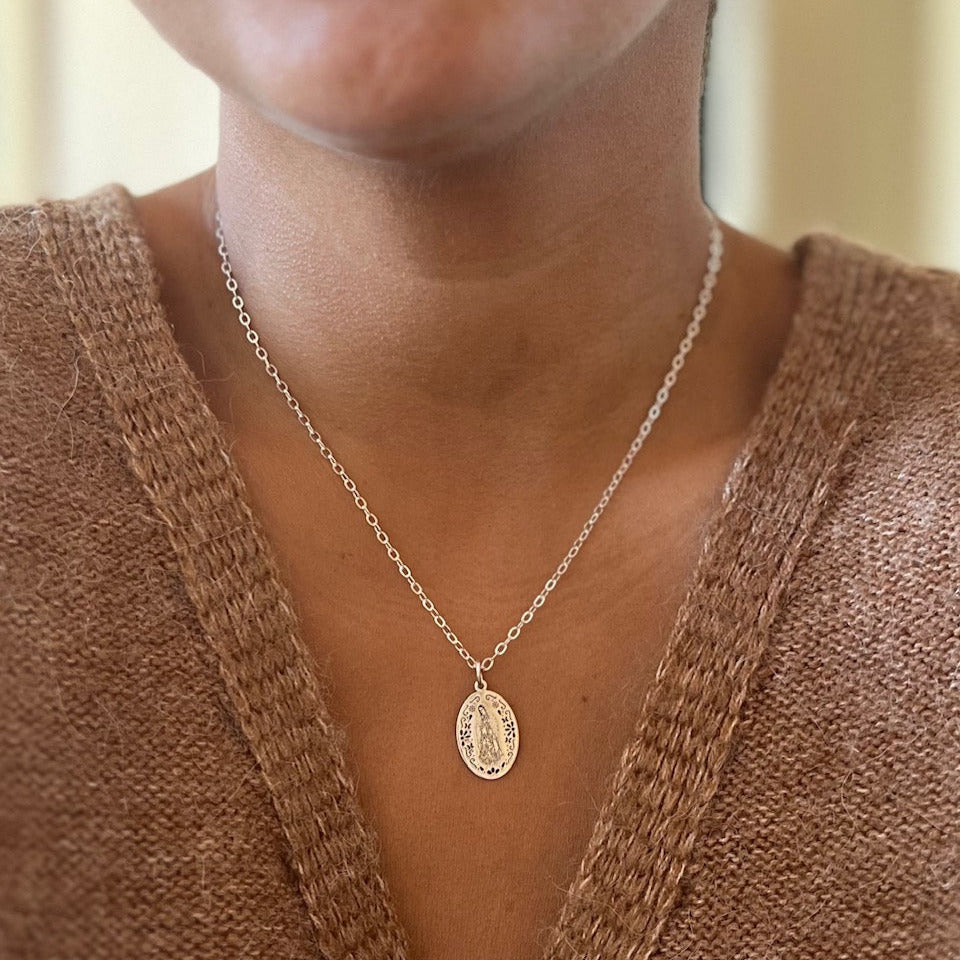 Collier Vierge de Guadalupe Ajouré
